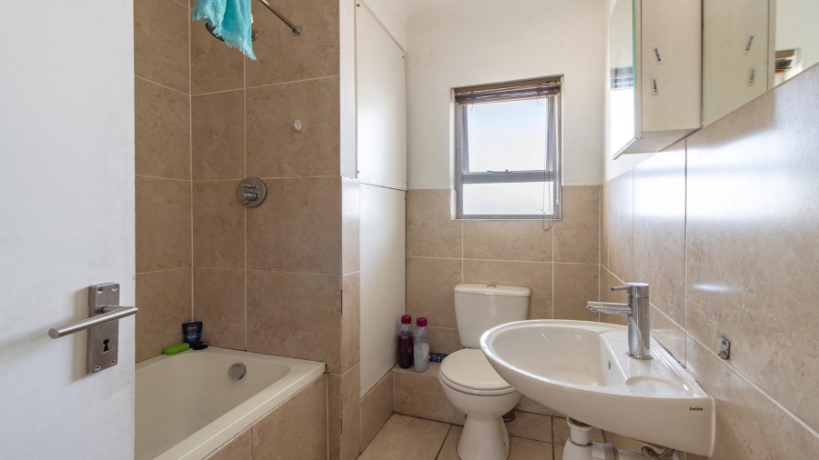 2 Bedroom Property for Sale in Cravenby Western Cape